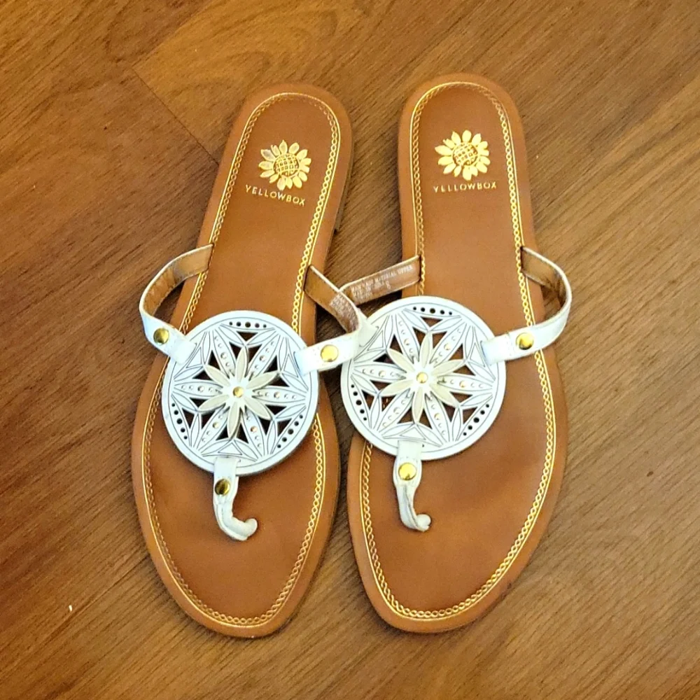 YELLOWBOX ROMONA white with gold beaded sandals slides rubber soles SZ 8 EUC… - Picture 1 of 7